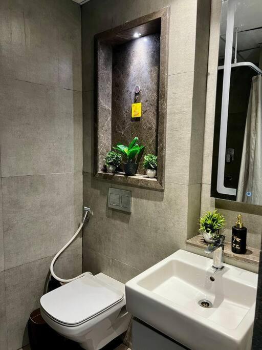 ניו דלהי Countryside Luxury Suites - Supernova Noida מראה חיצוני תמונה