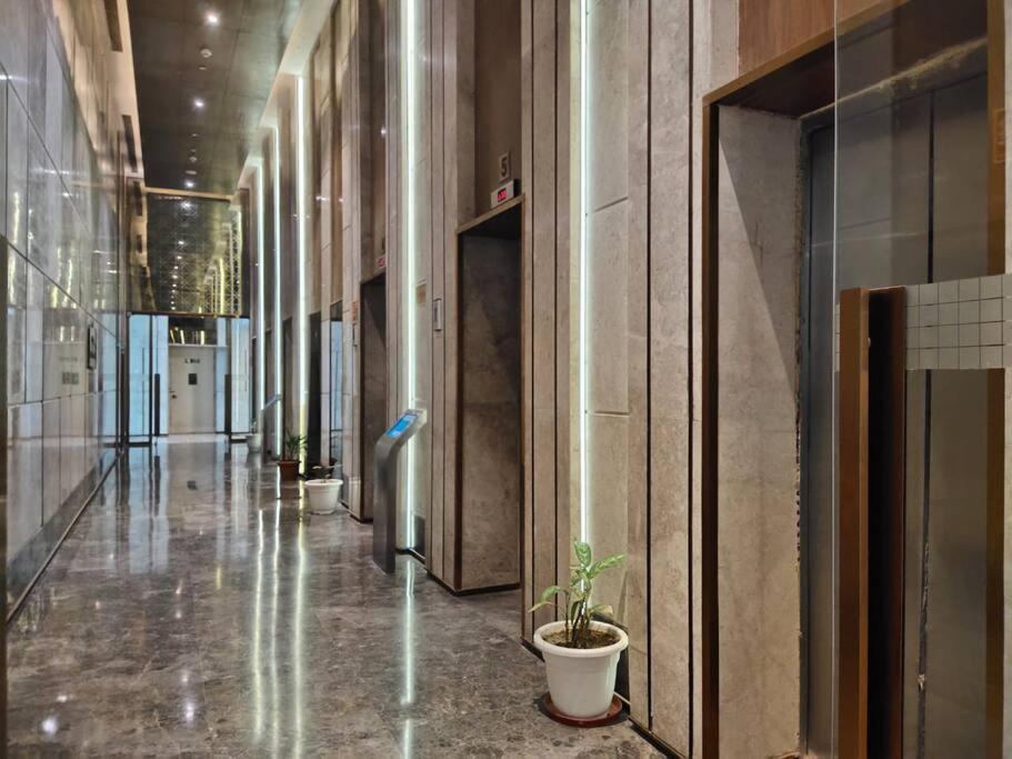 ניו דלהי Countryside Luxury Suites - Supernova Noida מראה חיצוני תמונה