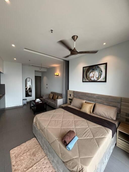 ניו דלהי Countryside Luxury Suites - Supernova Noida מראה חיצוני תמונה